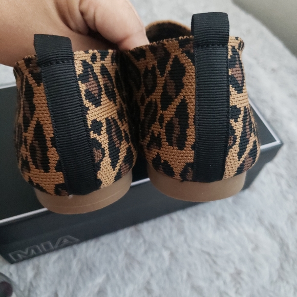 MIA Yohanna Perforated Slip On Flat Size 8.5 - Picture 4 of 8